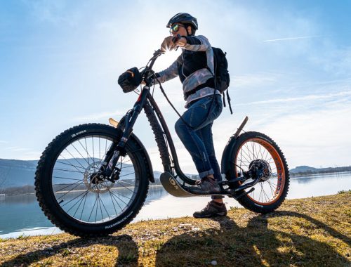 Trottinette-Tout-Terrain-electrique-location-BUGEY